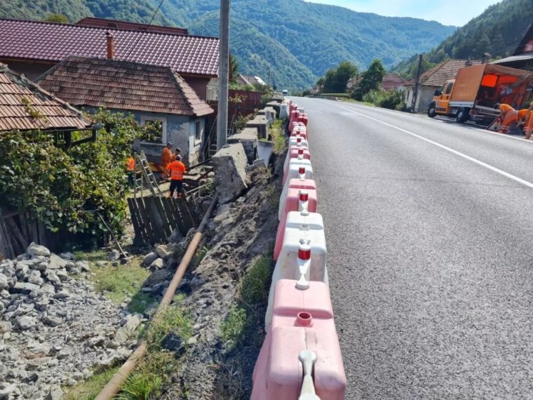 Argeș. Restricții de trafic la Dedulești, pe DN 7. Circulație alternativă, pe un „fir”