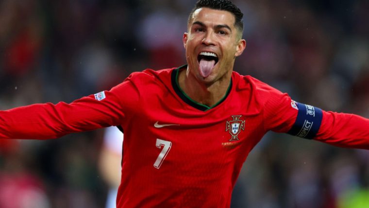 Cristiano Ronaldo a devenit primul jucător de fotbal miliardar din lume