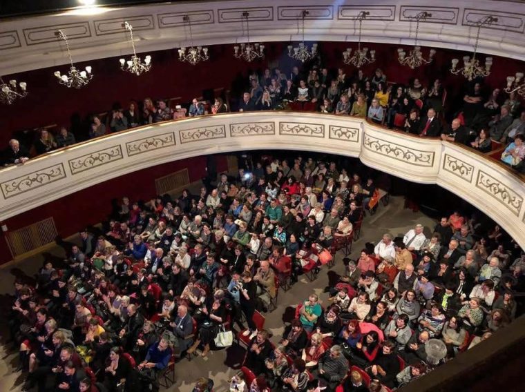 Bani de la Guvern pentru Teatrul din Pitești