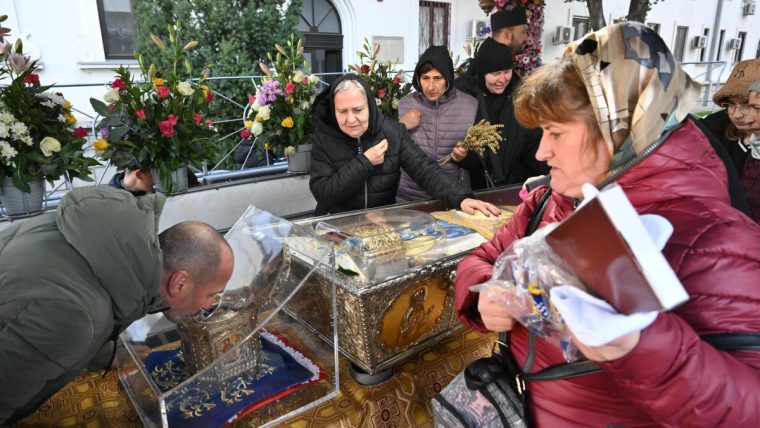 Cât îi costă o noapte de cazare pe pelerinii Sfintei Parascheva?