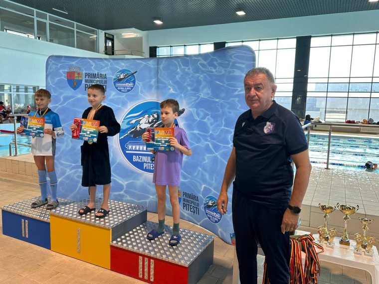 Pitești. Peste 350 de înotători s-au întrecut la Bazinul Olimpic