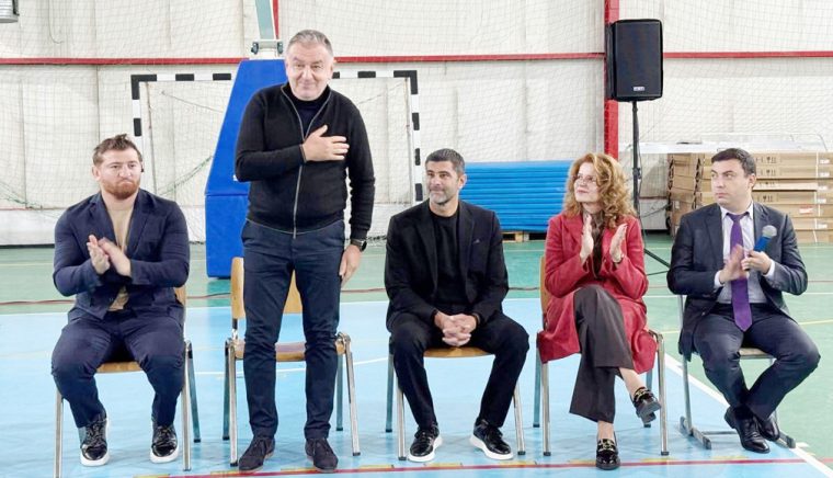 Campania „Fără bullying în şcolile argeşene”. Primarul Cristian Gentea: „Lasă răni adânci şi nu este în regulă”