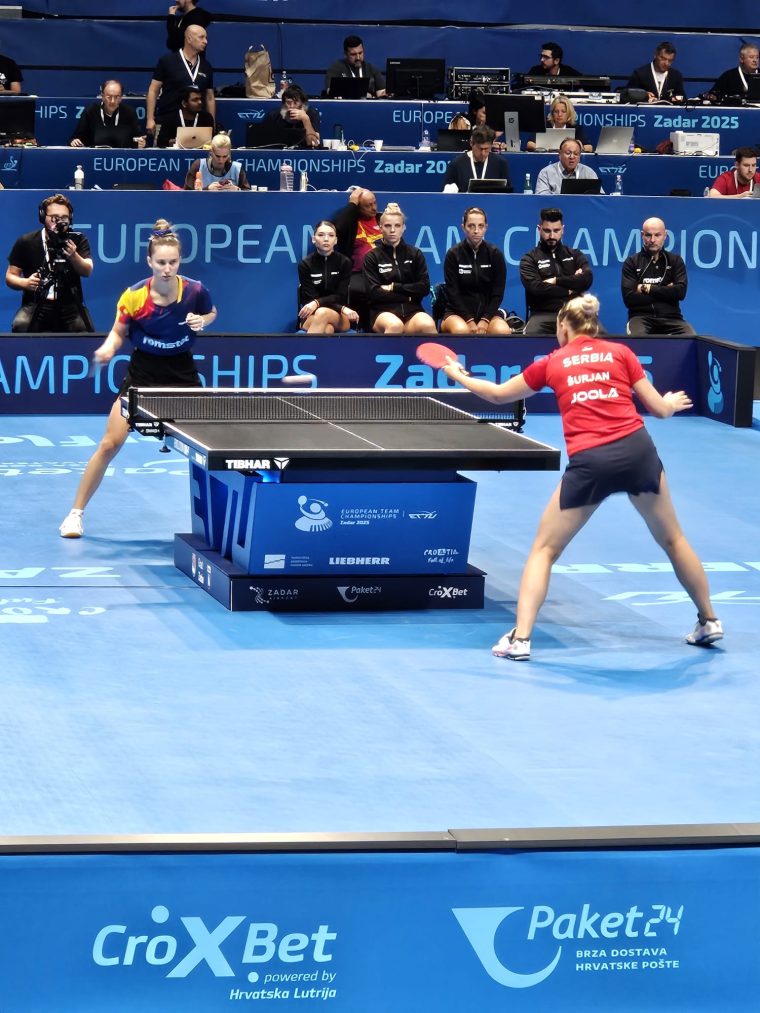 Echipa feminină a României s-a calificat în sferturile de finală ale Europeanului de tenis de masă pe echipe