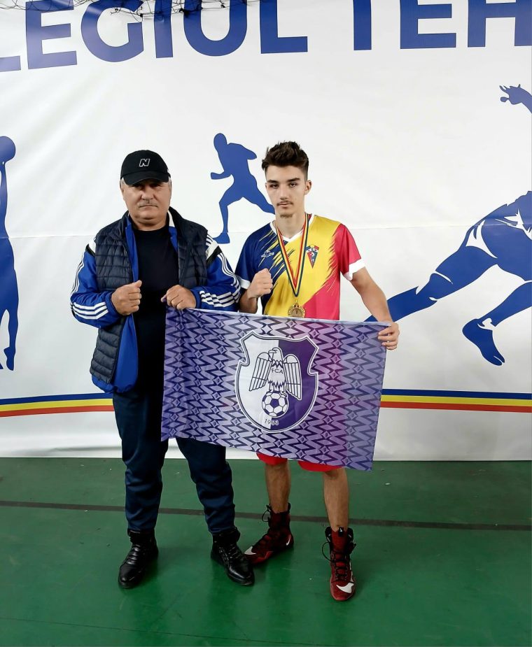 Pugilistul piteștean Adrian Chiriță a câștigat Campionatul Național de Box de la Oradea