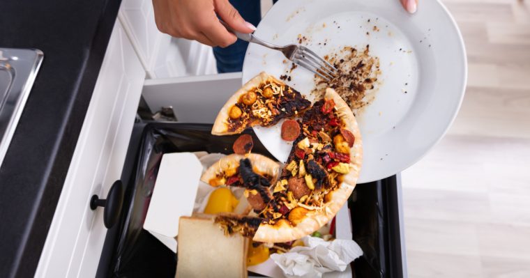 Românii sunt printre campionii UE la risipa alimentară