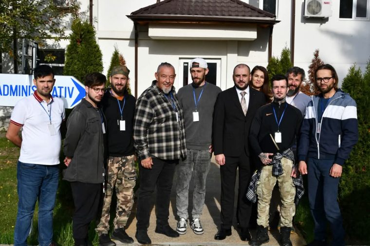 Solistul trupei Proconsul, în vizită la Penitenciarul Mioveni