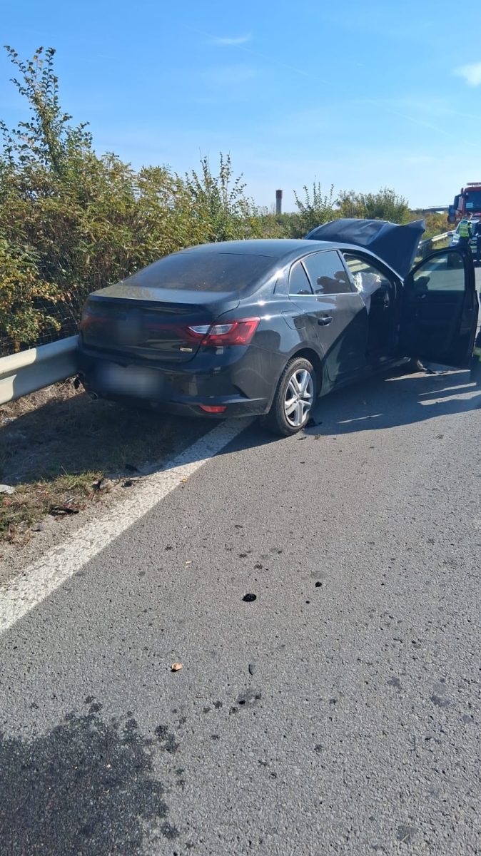 Accident pe A1. Intervin pompierii