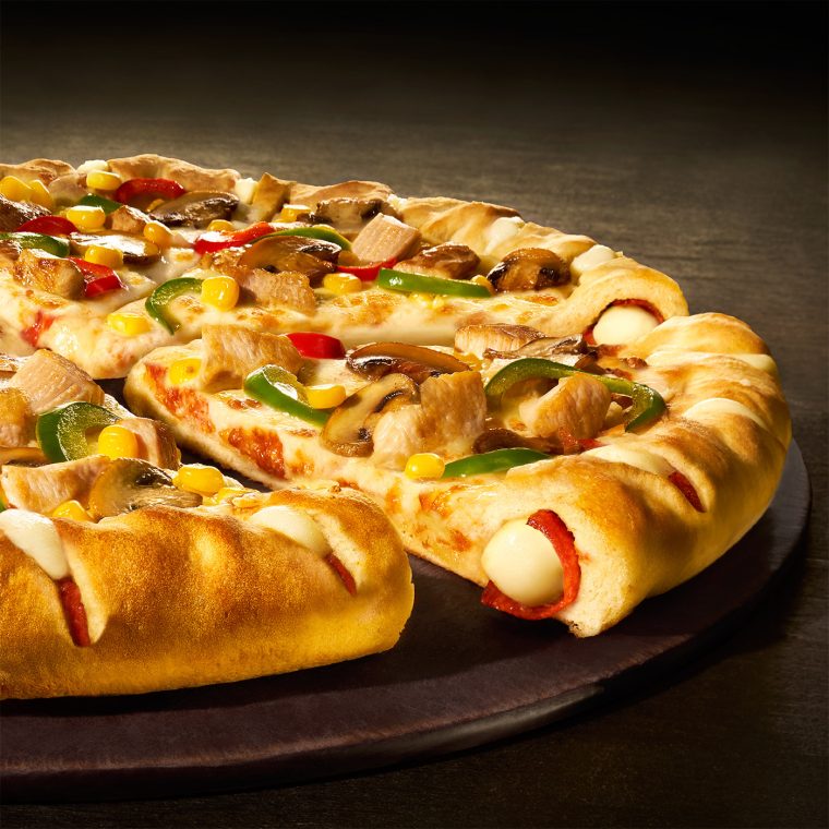 Cutremur în industria fast-food: Pizza Hut închide 68 de restaurante