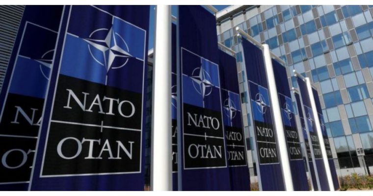 Corupție în NATO: Funcționari implicați în mită pentru contracte de armament și tehnologie