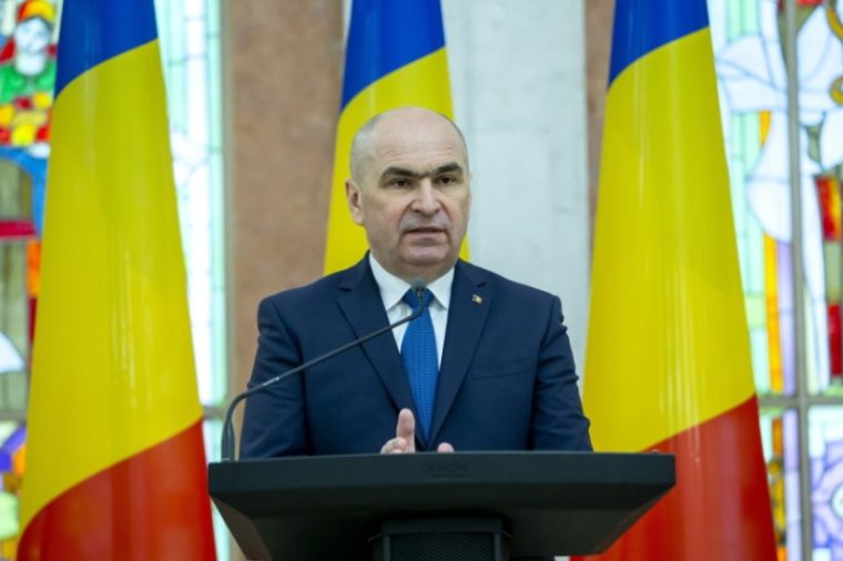 Premierul Bolojan huiduit la Carei, de Ziua Armatei
