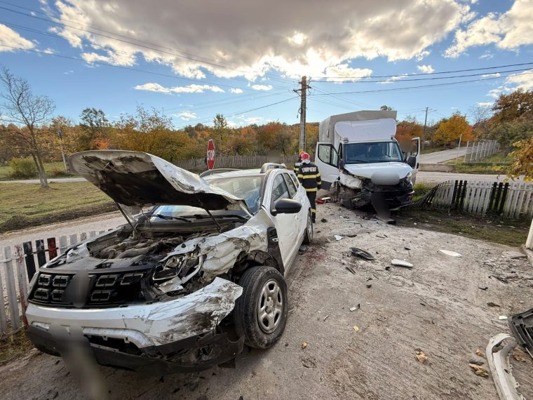 Accident la Băiculești, în Argeș. O persoană, dusă la spital