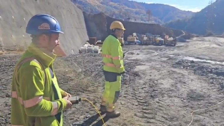 Au început dinamitările pentru tunelul Robești, pe Autostrada Sibiu–Pitești