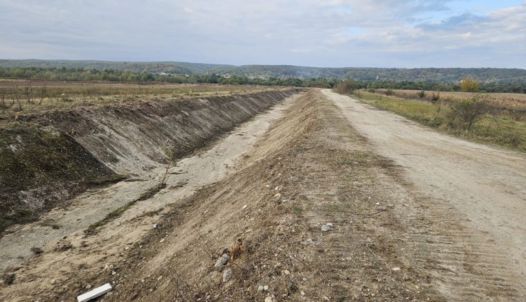 Budeasa. Lucrări de drenaj a canalelor de irigaţii