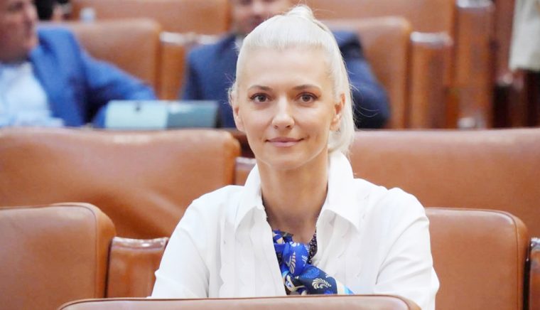 Alina Gorghiu: „Vocea victimelor violenţei domestice se aude în Parlament!”