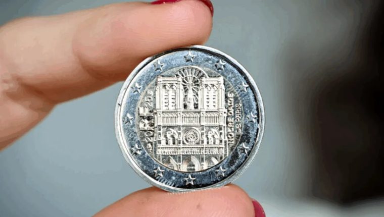 Catedrala Notre-Dame din Paris, pe o monedă comemorativă de 2 euro