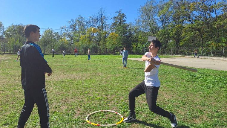 Țițești, centrul argeșean al jocului de oină, a organizat Memorialul „Constantin Dumitrescu, Marioara și Dode Stanciu”. Clasamentele ediției