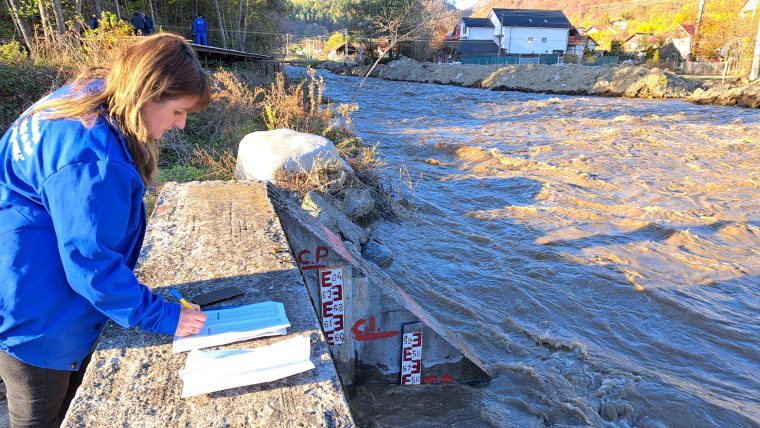 Concluziile ABAAV, după simularea de la Vidraru: Sunt necesare noi intervenții pentru întărirea malurilor