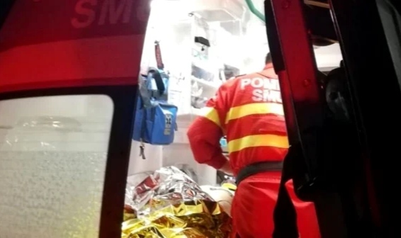 O autospecială ISU s-a răsturnat în drum spre un accident. Salvatori luați cu salvarea