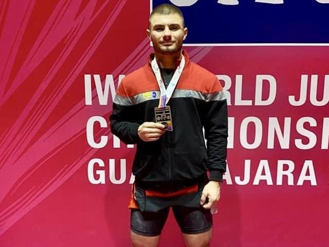 Mihăiță Tănăsoiu a adus României trei medalii la Campionatul European de haltere