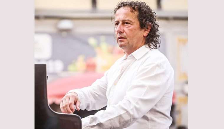 Pianistul Horia Mihail, solistul concertului de Mozart de la Filarmonica Piteşti