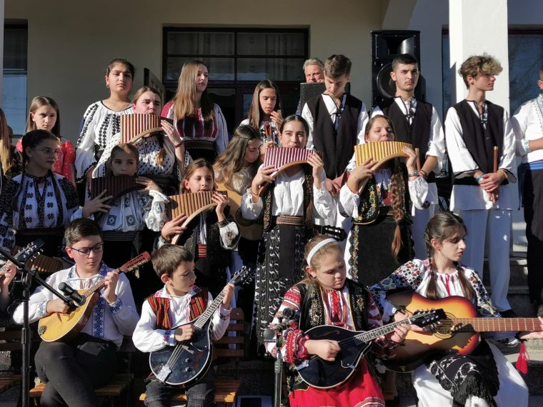 Cepari, Argeș. „Hramul Satului la Lăsata Secului”. Concurs de bătut toaca