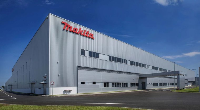 Tarifele lui Trump lovesc China, dar aduc fabrici în România: un gigant japonez mută producția lângă București