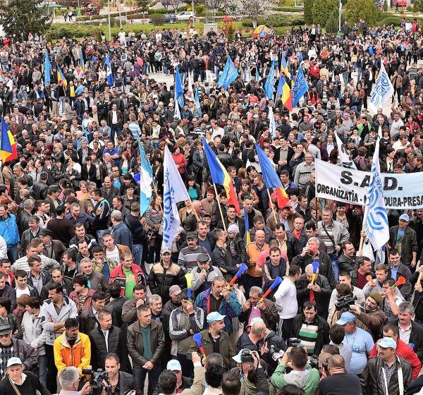 Sindicatul Autoturisme Dacia participă la mitingul din București, pe 12 noiembrie! Lista revendicărilor