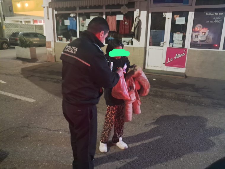 Acțiune umanitară la Pitești. Hrană caldă pentru oamenii străzii