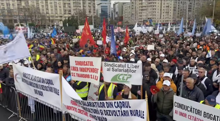 Peste 500 de membri ai Sindicatului Autoturisme Dacia – la mitingul organizat de BNS: „Guvernați și pentru noi! Nu doar pentru voi!”