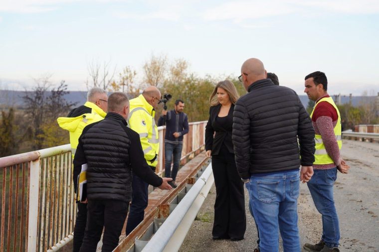 Lucrări avansate pe podul de la Căteasca