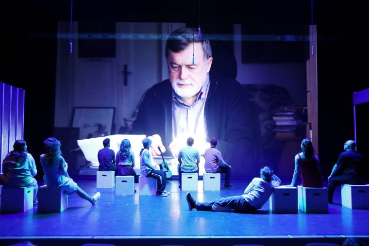 „Cabaretul cuvintelor”, la Pitești, duminică