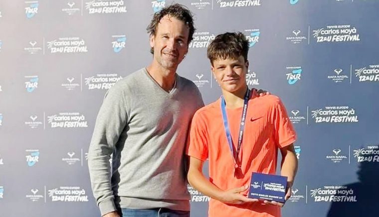 Piteșteanul William Văsîi, învingător la dublu și finalist la simplu la Turneul Campionilor din Spania