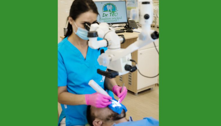 Clinica de medicină dentară Dr. TEO – Zâmbim oricând împreună! Microscopul Dentar