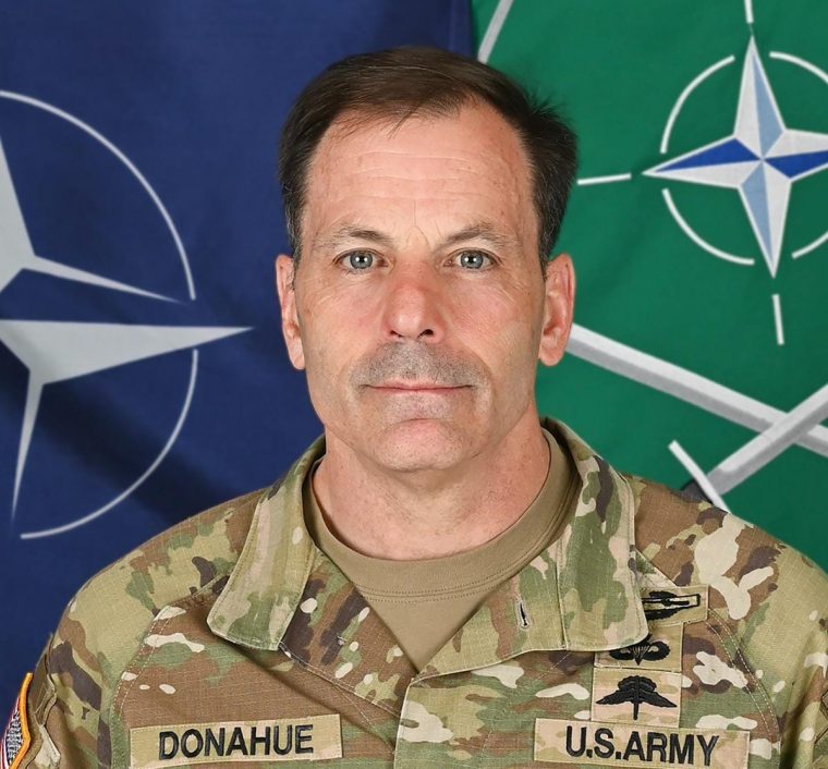 Generalul Christopher Donahue, comandantul Forțelor Terestre ale SUA în Europa și Africa, se întâlnește cu ministrul Ionuț Moșteanu