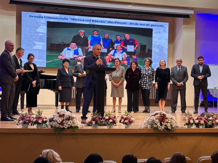 Pitești. Școala „Mircea cel Bătrân” – 50 de ani de existență!