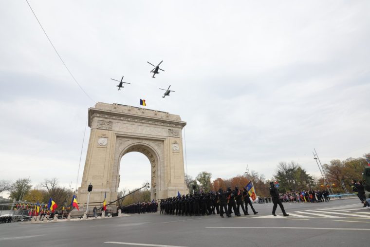 Parada de 1 Decembrie: 45 de aeronave și peste 2.900 de militari defilează la Arcul de Triumf
