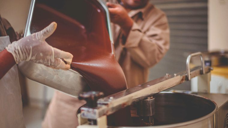 Cei mai mari producători de ciocolată din România, scoși la vânzare