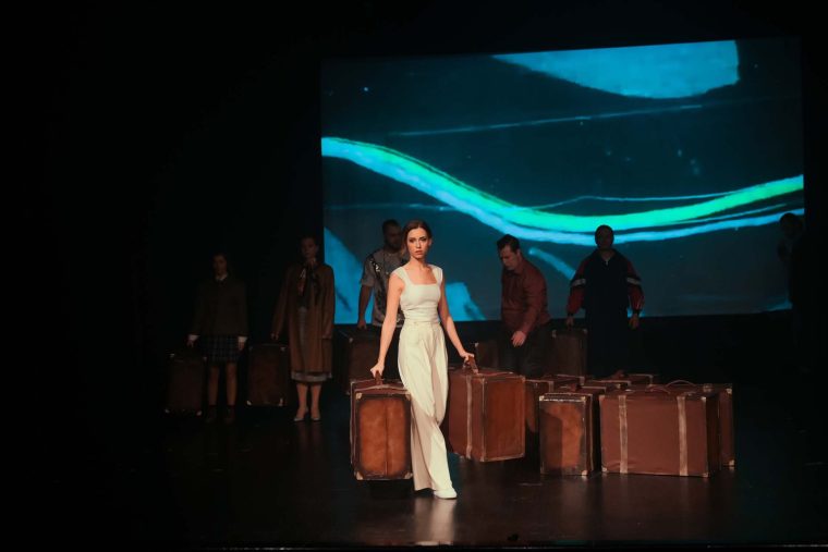 „Frumoasă și cool” încheie la Pitești festivalul de teatru