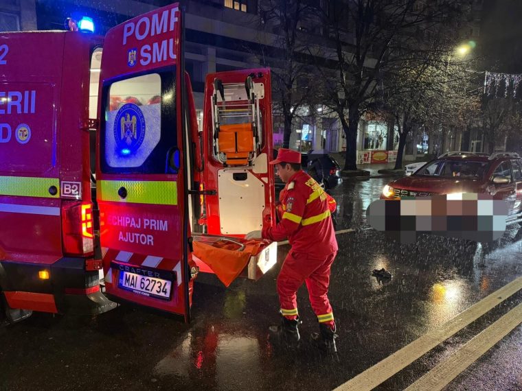 Pitești. Intervenție rapidă la un accident. Prim ajutor acordat de polițiștii locali