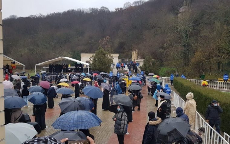 Pelerinaj la Peștera Sf. Andrei, cel mai mare eveniment religios din postul Crăciunului