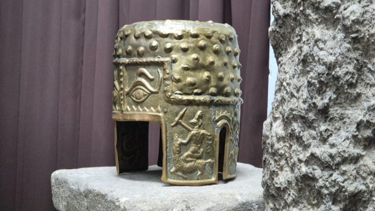 Furtul coifului de aur de la Muzeul Drents: Compania de asigurări avertizase muzeul despre problemele de securitate