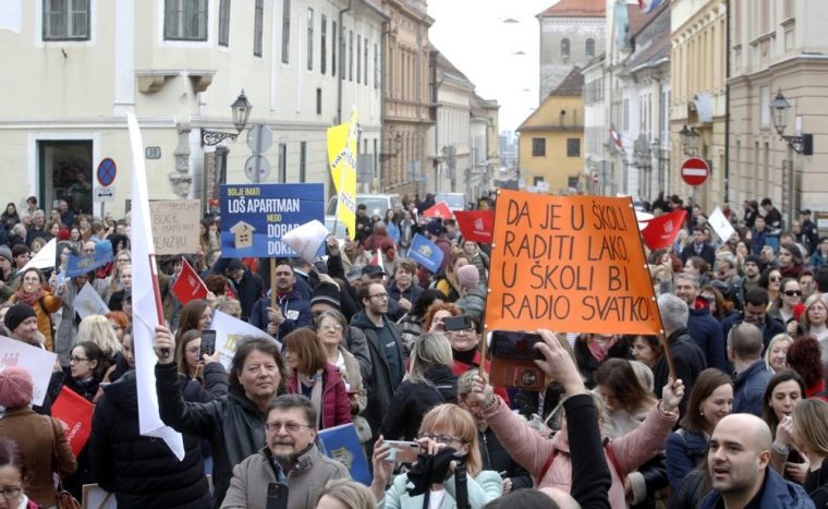 Proteste masive în Croația împotriva partidelor extremiste