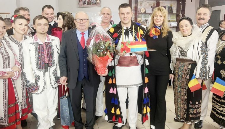 Primarul din Bascov a serbat ziua de naştere şi ziua României pe 1 Decembrie