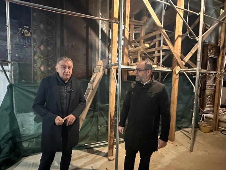 Primarul Gentea a vizitat șantierul celei mai vechi biserici din Pitești, unde s-au găsit peste 200 de schelete umane