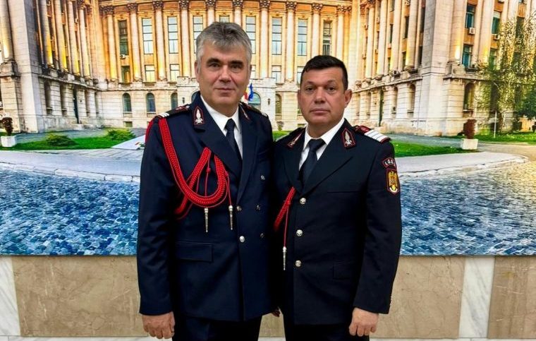 Doi pompieri argeșeni, premiați la Ministerul Afacerilor Interne