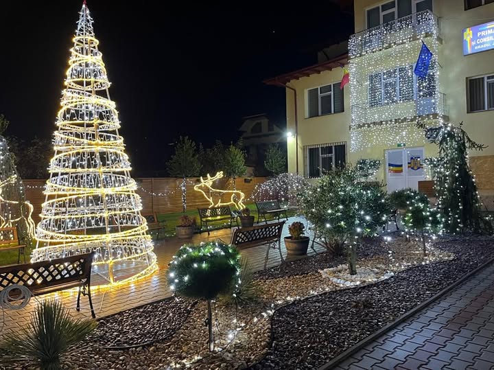 Se deschide patinoarul și se aprinde iluminatul festiv la Bradu