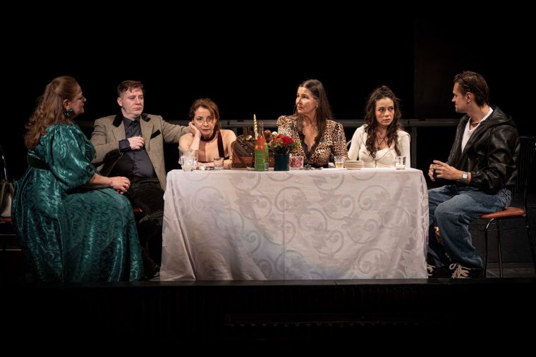 „Fracturi”, duminică, la teatrul din Pitești