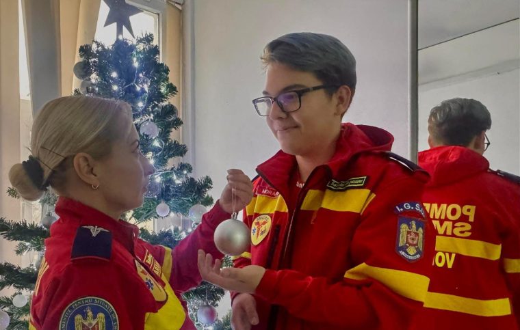 26 de voluntari, onorați de ISU Argeș pentru merite deosebite