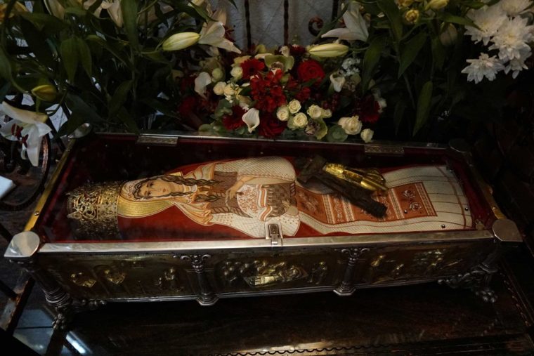 Sfânta Filofteia, cea mai tânără sfântă din lume, sărbătorită astăzi la Curtea de Argeș