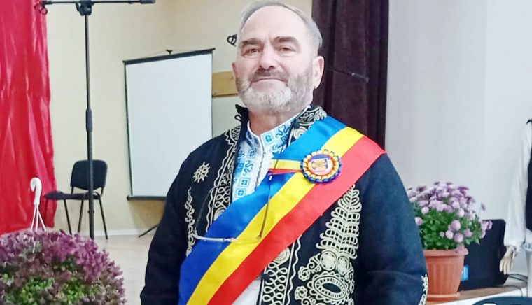 Luaţi exemplu de la Rociu! Aurel Bălăşoiu, printre puţinii primari care au prezentat un raport la un an de mandat